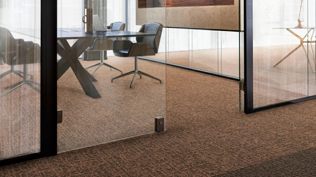 IN_HP_MetallicShades_2083.jpg IN_HP_MetallicShades_2083.jpg