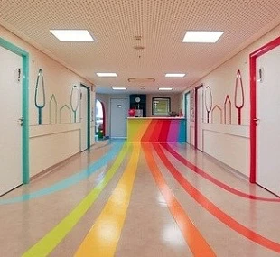 Укладка антистатического линолеума с дизайном