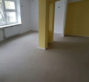 Укладка натурального линолеума в один цвет