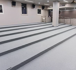 Укладка ковровой плитки на ступени