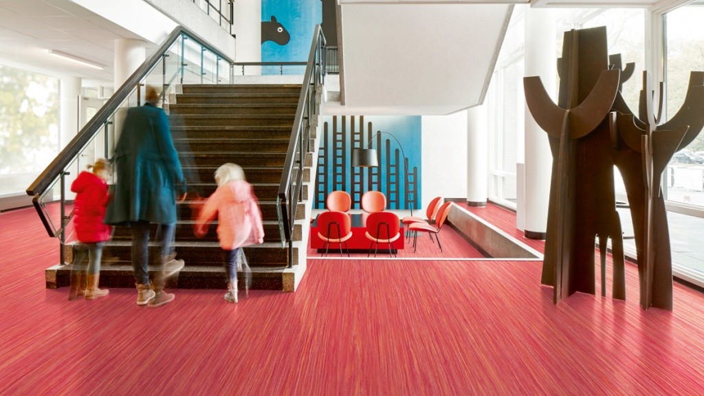 1180x664_Marmoleum_Striato_Colour_5242_red_roses_lobby_stairs.jpg 1180x664_Marmoleum_Striato_Colour_5242_red_roses_lobby_stairs.jpg