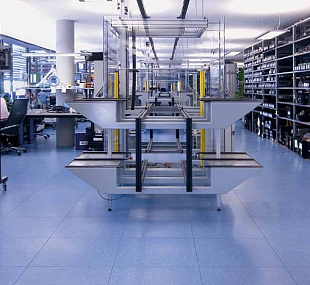 Укладка токопроводящей ПВХ плитки в один цвет