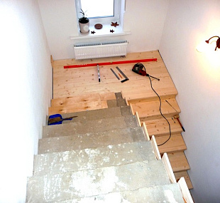 Облицовка ступеней фанерой