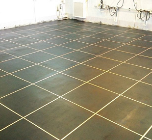 Укладка антистатического линолеума на медную ленту