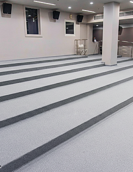 Укладка ковровой плитки на ступени