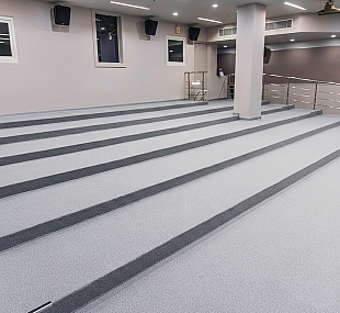 Укладка ковровой плитки на ступени